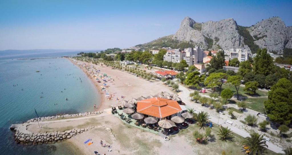 Green 'N Grey Omiš Exteriör bild