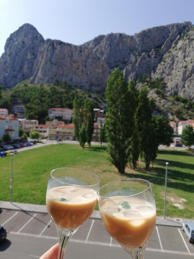 Green 'N Grey Omiš Exteriör bild